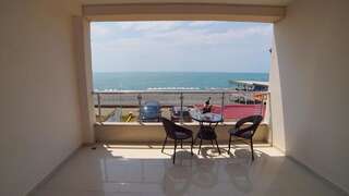 Отель Kobuleti Beach Club Кобулети Двухместный номер с 1 кроватью и балконом, вид на море-3